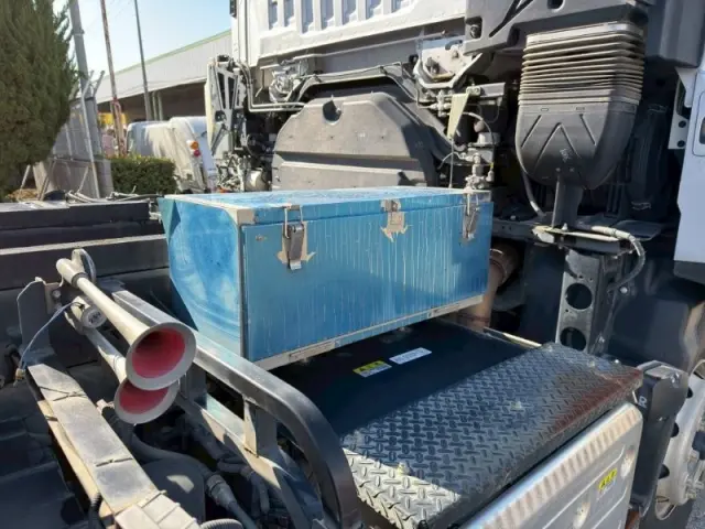 いすゞ ギガ 2PG-CXZ77CT(6x4)の写真19