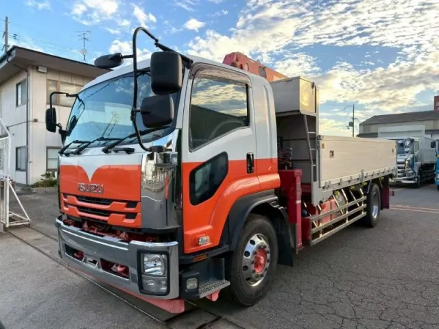 いすゞ フォワード QPG-FVR34U2の写真1