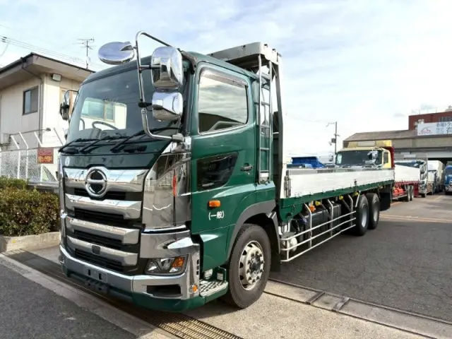 日野 プロフィア 2DG-FR1AJA(6x2)の写真1