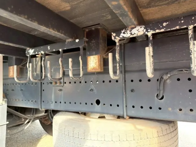 日野 プロフィア 2DG-FR1AJA(6x2)の写真6