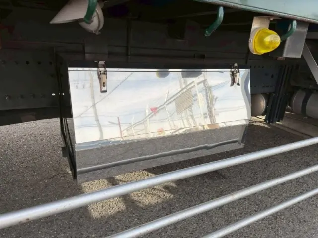 日野 プロフィア 2DG-FR1AJA(6x2)の写真8