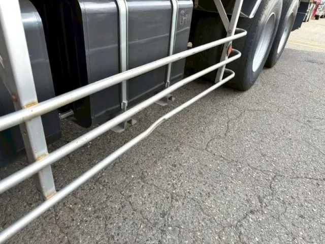 日野 プロフィア 2DG-FR1AJA(6x2)の写真13