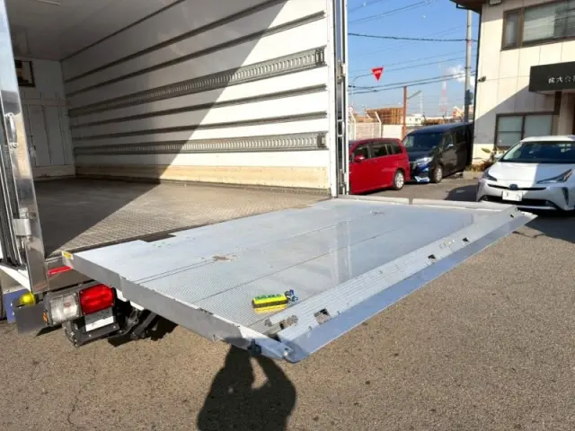 いすゞ フォワード 2PG-FRR90T2の写真5