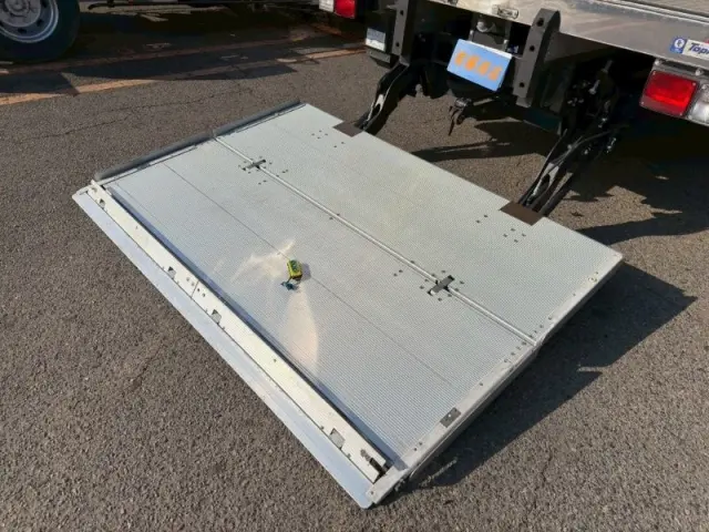 いすゞ フォワード 2PG-FRR90T2の写真6