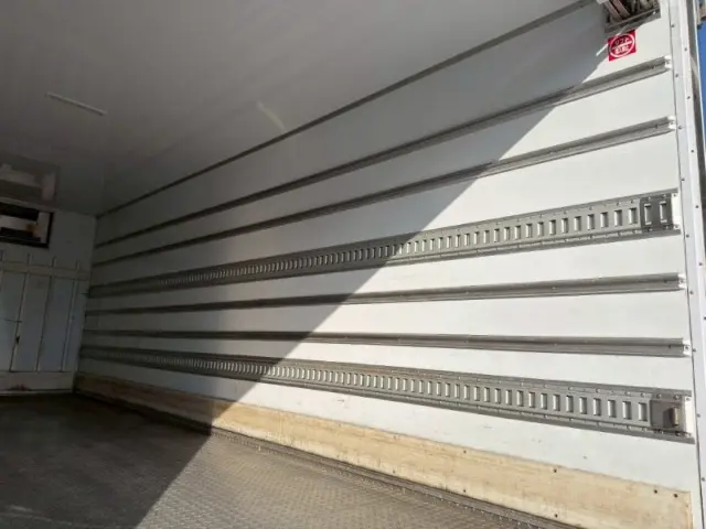 いすゞ フォワード 2PG-FRR90T2の写真10