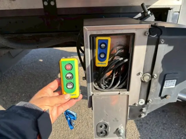 いすゞ フォワード 2PG-FRR90T2の写真11