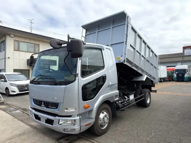 三菱 ファイター 2KG-FK61Fの写真1
