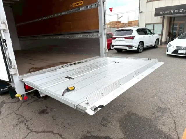 いすゞ フォワード 2RG-FRR90S2の写真9