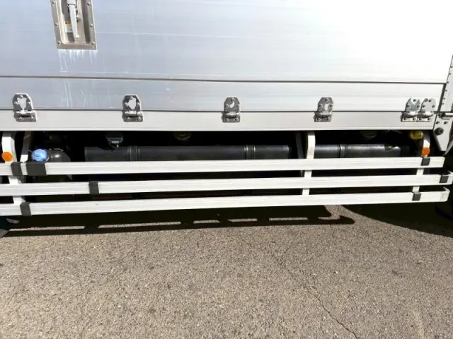 日野 プロフィア 2DG-FW1AHG(8x4)の写真19