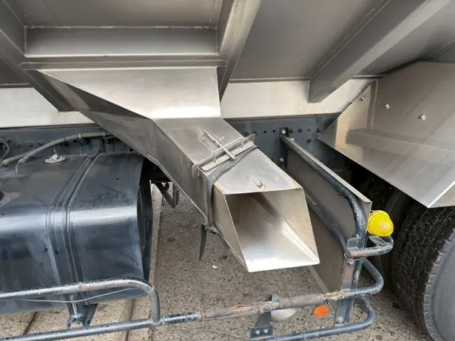 日野 プロフィア 2DG-FR1AJG(6x2)の写真13