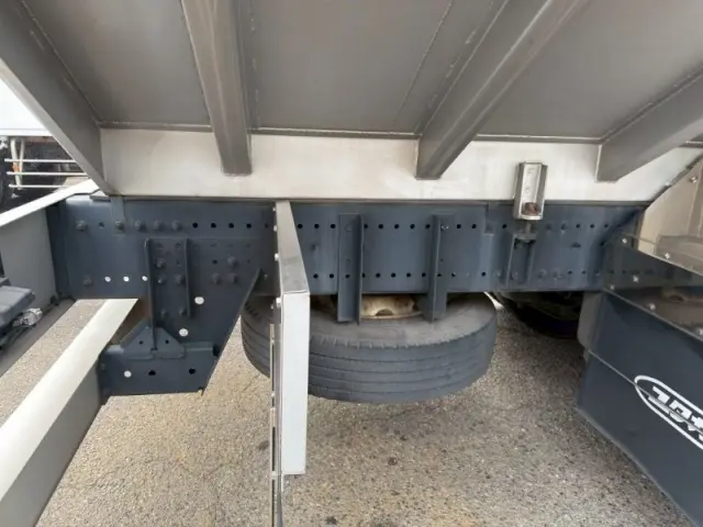 日野 プロフィア 2DG-FR1AJG(6x2)の写真20