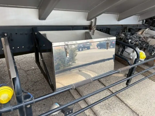 日野 プロフィア 2DG-FR1AJG(6x2)の写真21