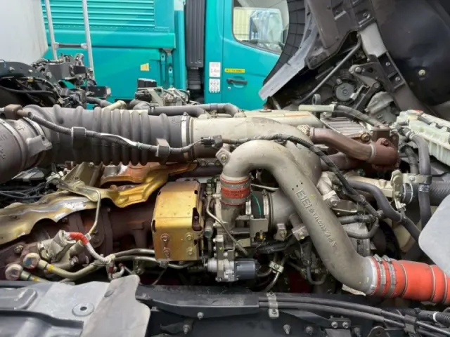 日野 プロフィア 2DG-FR1AJG(6x2)の写真24