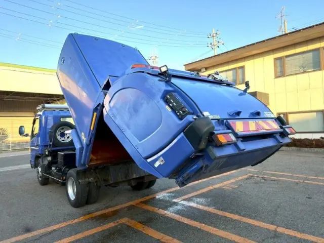 三菱 キャンター 2PG-FEB90(2WD)の写真8