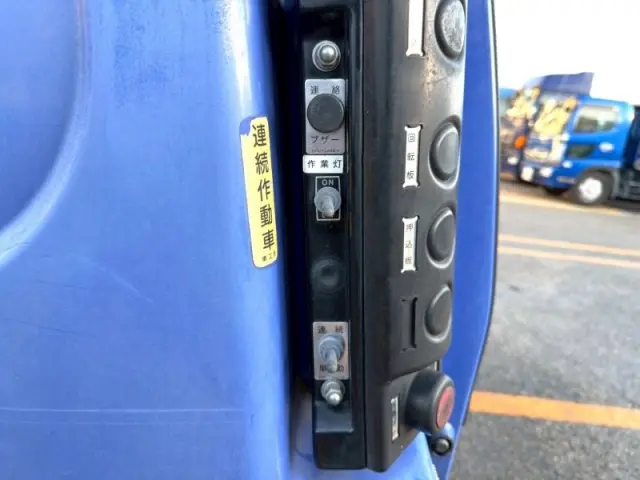 三菱 キャンター 2PG-FEB90(2WD)の写真16