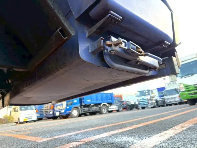 三菱 キャンター 2PG-FEB90(2WD)の写真17