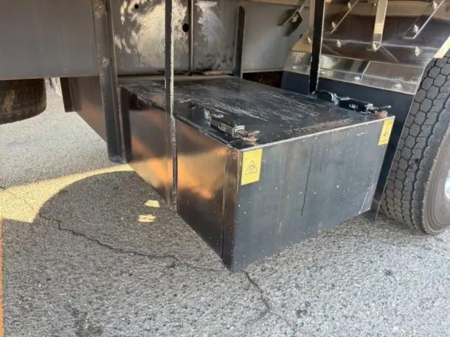 日野 プロフィア QPG-FR1EXEA(6x2)の写真9