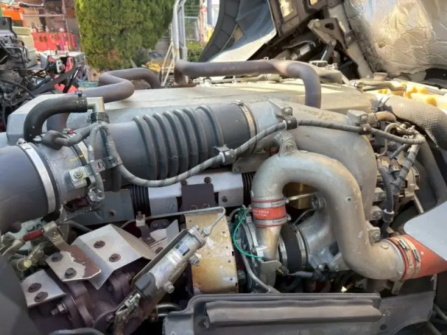 日野 プロフィア QPG-FR1EXEA(6x2)の写真21