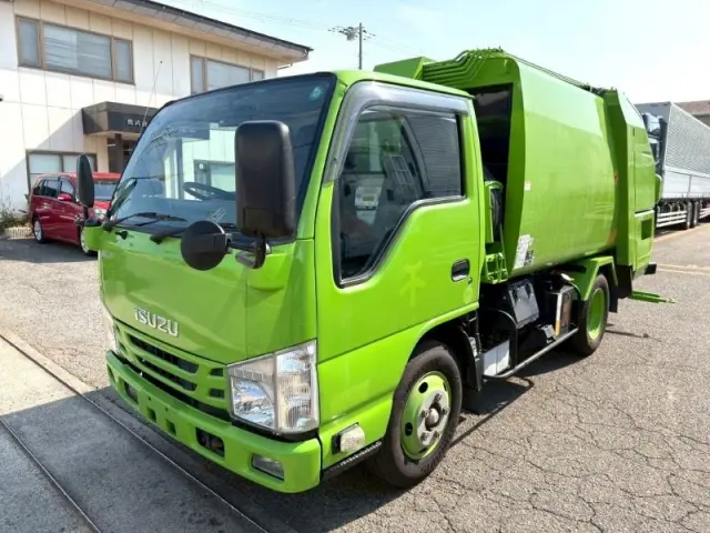 いすゞ エルフ TPG-NKR85AN(2WD)の写真1