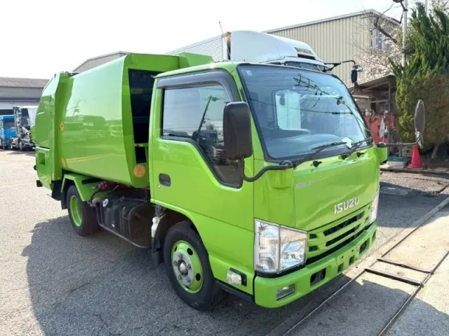 いすゞ エルフ TPG-NKR85AN(2WD)の写真2