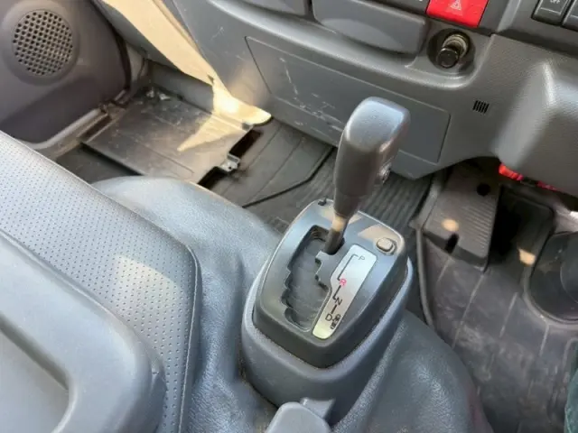 いすゞ エルフ TPG-NKR85AN(2WD)の写真30