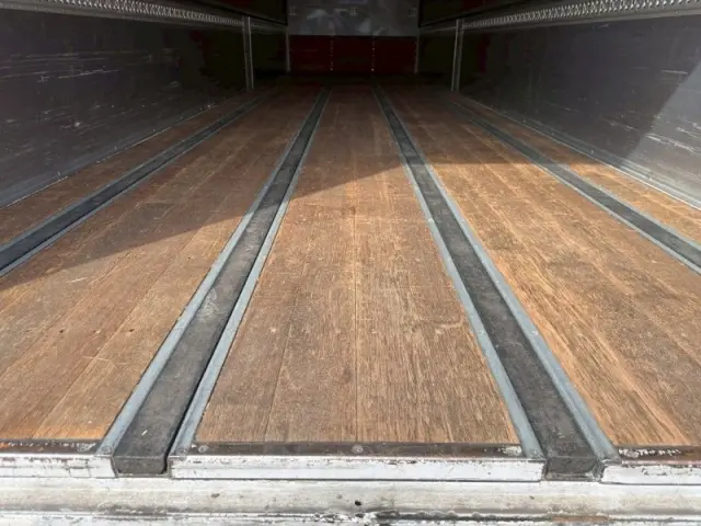 日野 プロフィア QPG-FR1EXEG(6x2)の写真10