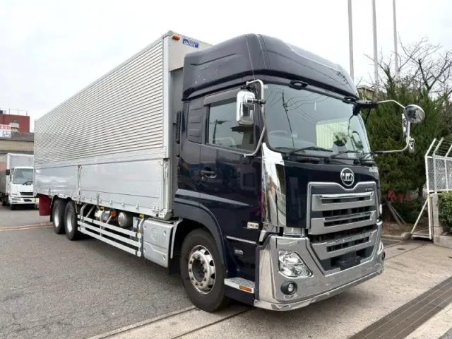 UD クオン 2PG-CD5CA(6x2)の写真2