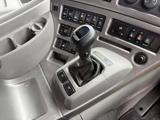 ＵＤ クオン QPG-CG5ZA(8x4)の写真32