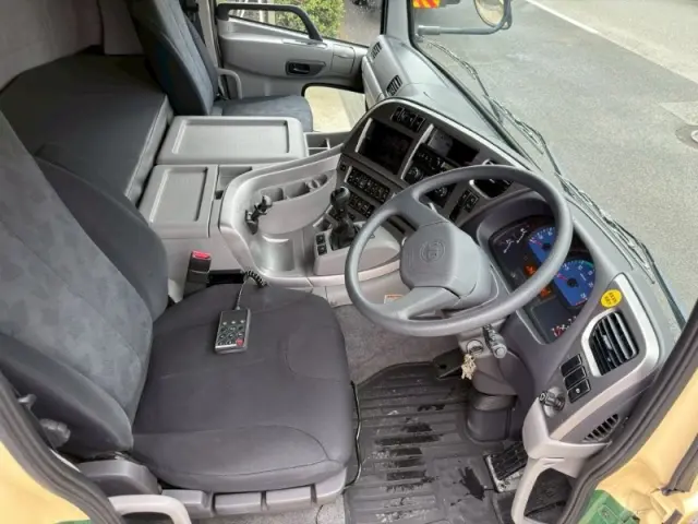 ＵＤ クオン QPG-CG5ZA(8x4)の写真33