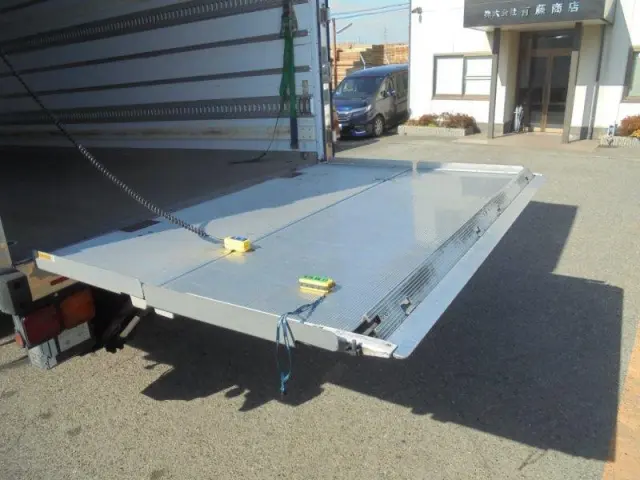 いすゞ フォワード 2PG-FRR90T2の写真5