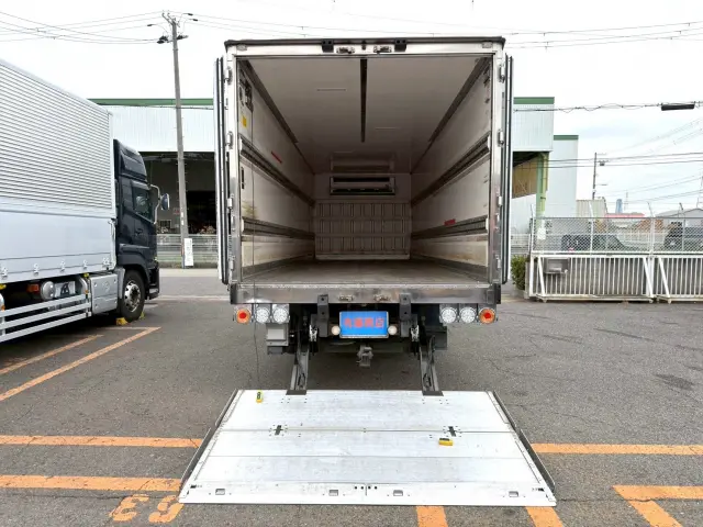 いすゞ フォワード LKG-FTR90T2の写真7