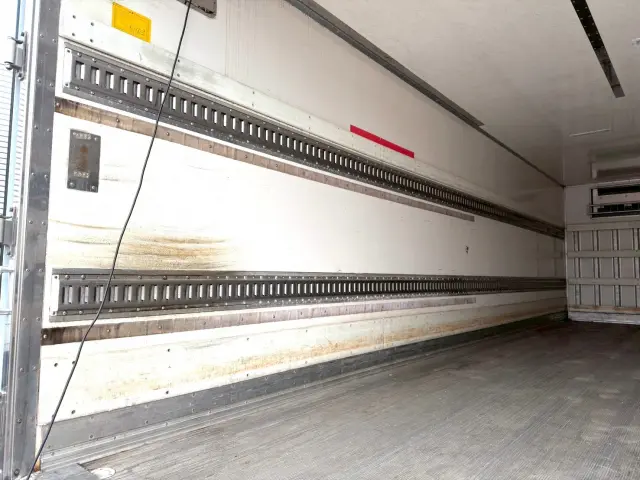 いすゞ フォワード LKG-FTR90T2の写真9