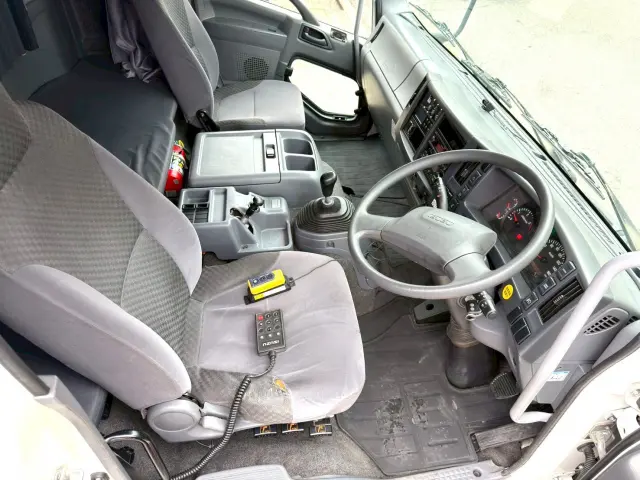 いすゞ フォワード LKG-FTR90T2の写真29