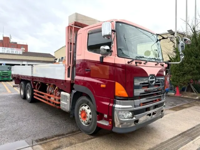 日野 プロフィア QPG-FR1ASEA(6x2)の写真2