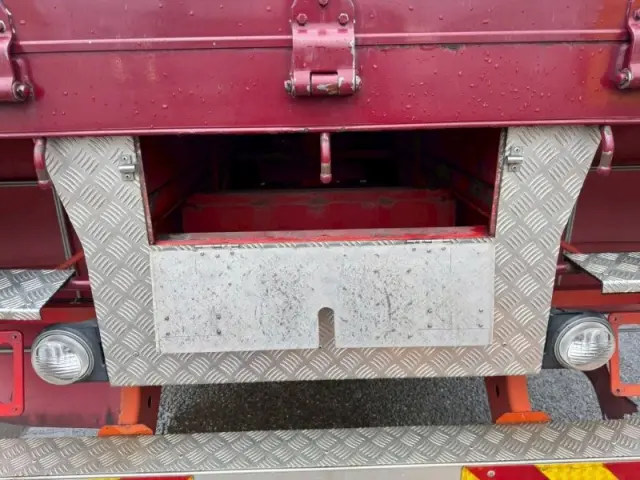 日野 プロフィア QPG-FR1ASEA(6x2)の写真11