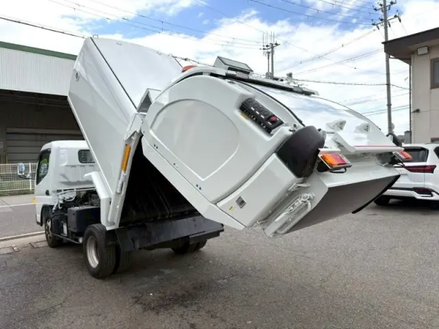 三菱 キャンター 2PG-FEAV0の写真8