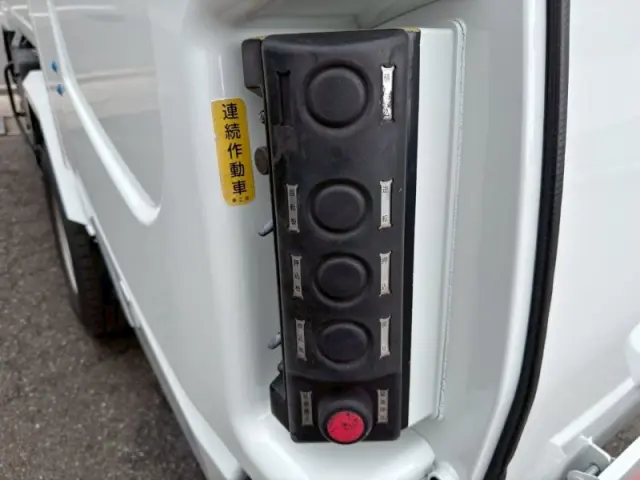 三菱 キャンター 2PG-FEAV0の写真17