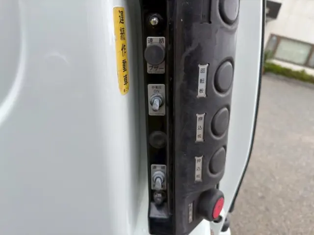 三菱 キャンター 2PG-FEAV0の写真18
