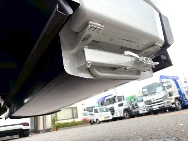 三菱 キャンター 2PG-FEAV0の写真19