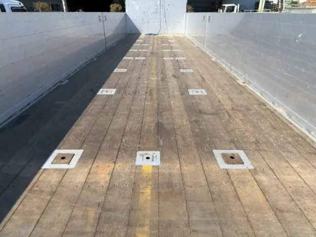 いすゞ ギガ 2PG-CYL77C(6x2)の写真5