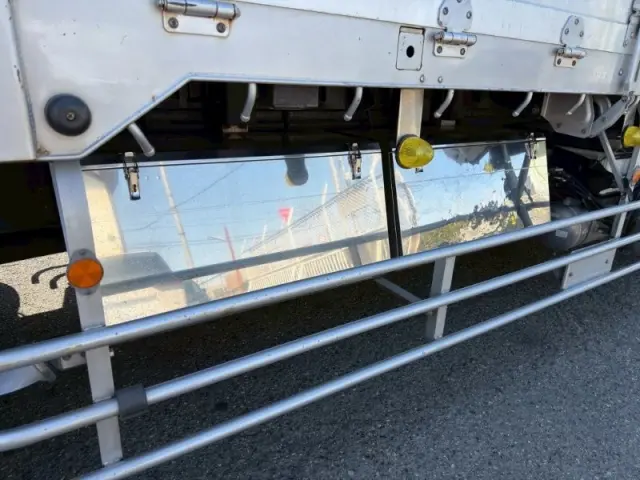 いすゞ ギガ 2PG-CYL77C(6x2)の写真9