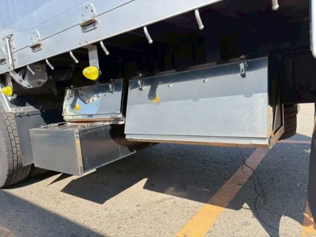 いすゞ ギガ 2PG-CYL77C(6x2)の写真11