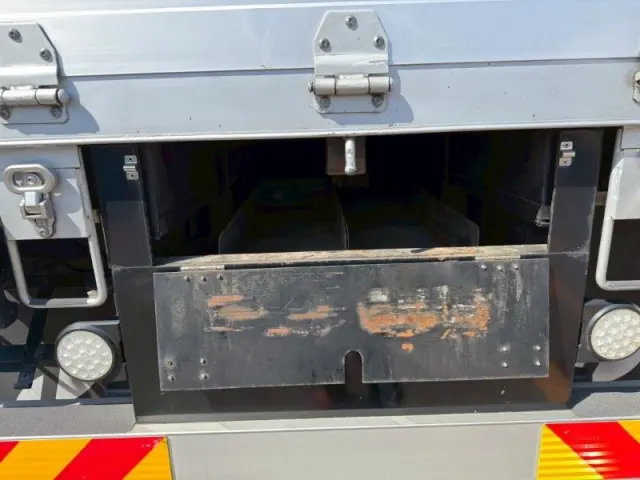 いすゞ ギガ 2PG-CYL77C(6x2)の写真12