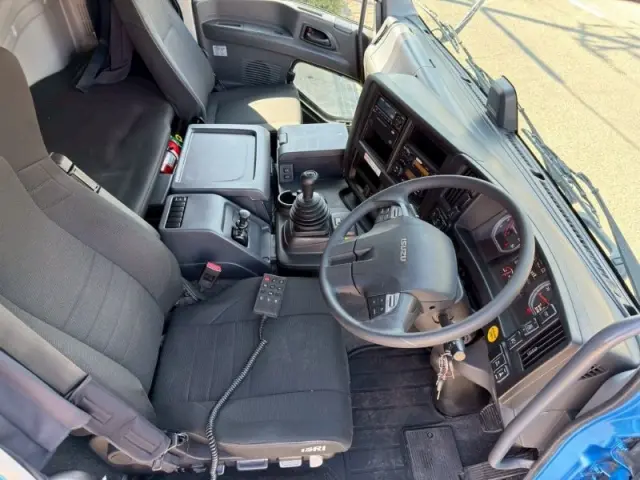 いすゞ ギガ 2PG-CYL77C(6x2)の写真24