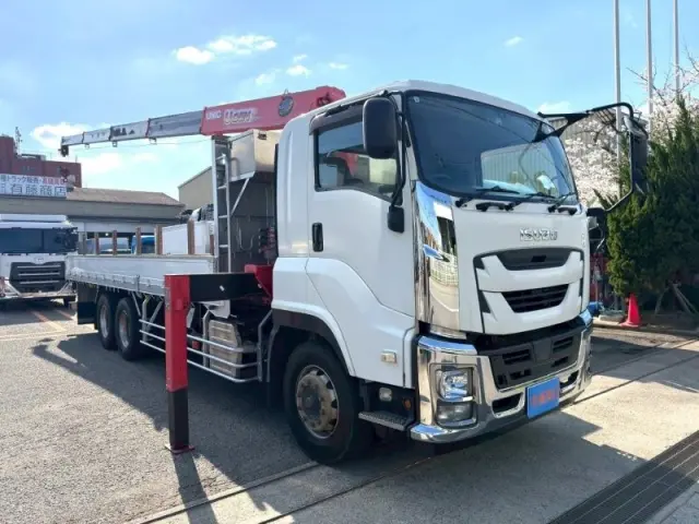 いすゞ ギガ QKG-CYZ77BM(6x4)の写真6