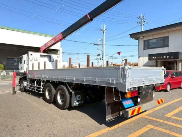 いすゞ ギガ QKG-CYZ77BM(6x4)の写真8