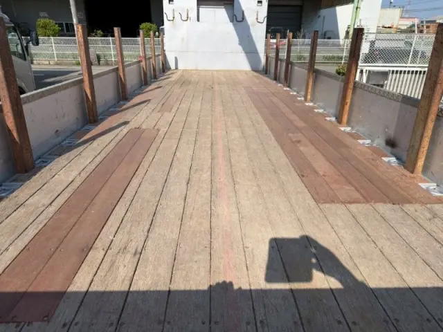 いすゞ ギガ QKG-CYZ77BM(6x4)の写真9