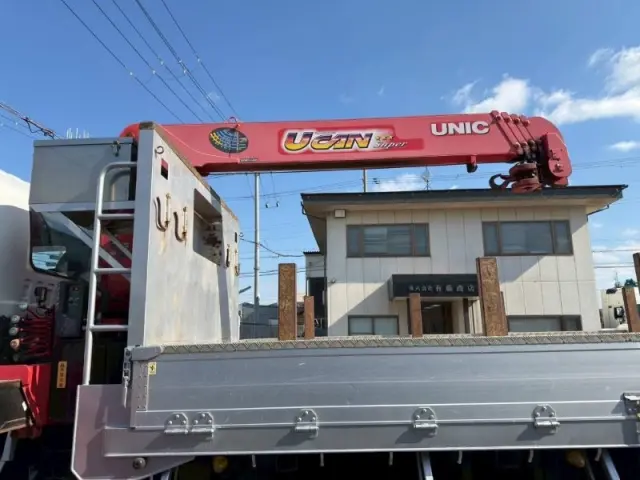 いすゞ ギガ QKG-CYZ77BM(6x4)の写真10