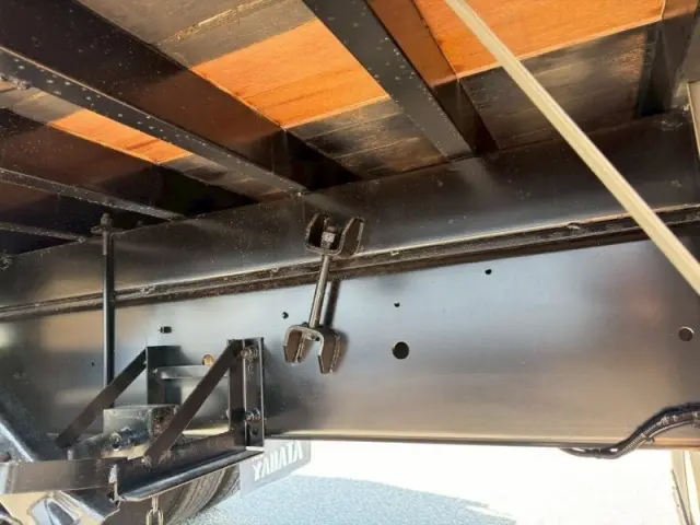 いすゞ ギガ QKG-CYZ77BM(6x4)の写真14