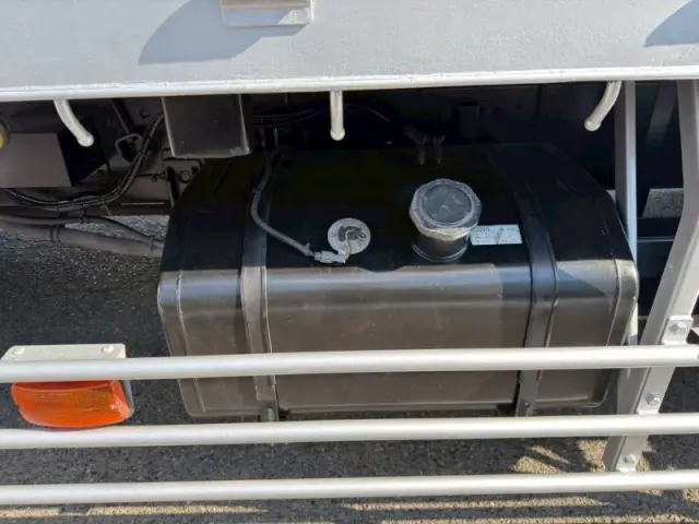 いすゞ ギガ QKG-CYZ77BM(6x4)の写真15